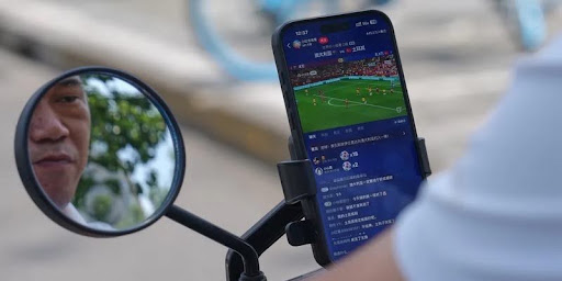 How To Save Battery While Watching Live Football Efficiently