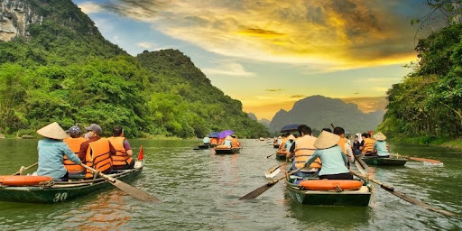 06 Popular Tourism Models and Emerging Travel Trends